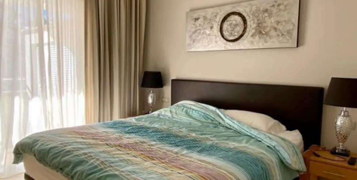 Short-term rent of penthouse in Estepona 21