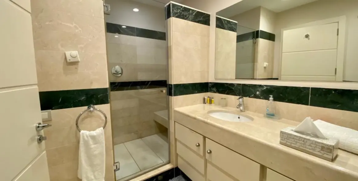 Short-term rent of penthouse in Estepona 26