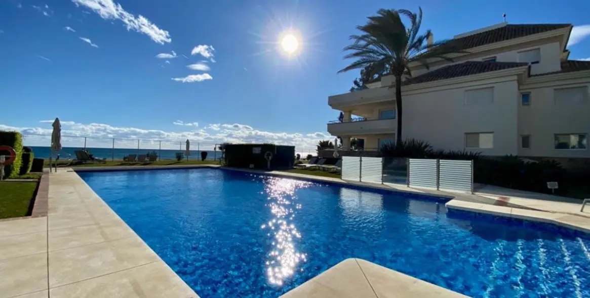 Short-term rent of penthouse in Estepona 32