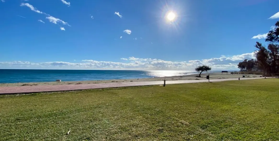 Short-term rent of penthouse in Estepona 34