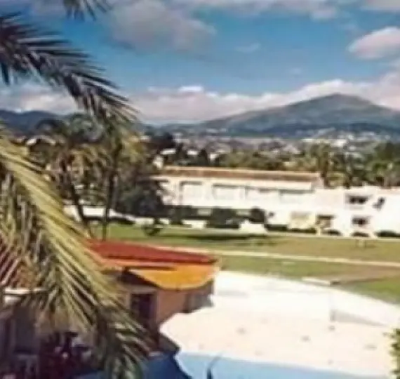 Alquiler a corto plazo de apartamento en planta media en Cortijo Blanco