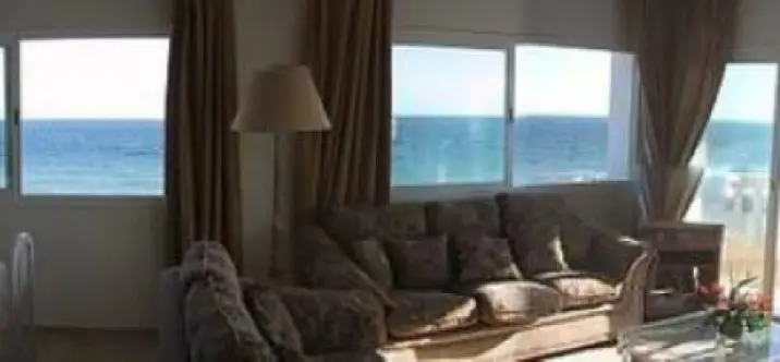 Alquiler a corto plazo de apartamento en planta media en Cortijo Blanco 4