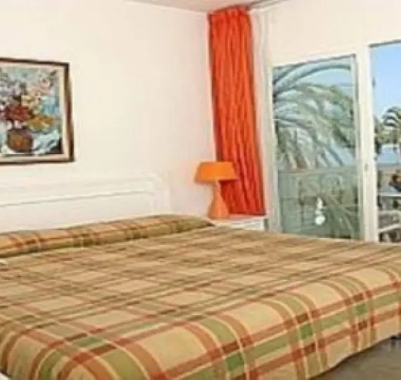 Alquiler a corto plazo de apartamento en planta media en Cortijo Blanco