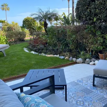 Alquiler a corto plazo de apartamento en planta baja en Puerto Banús
