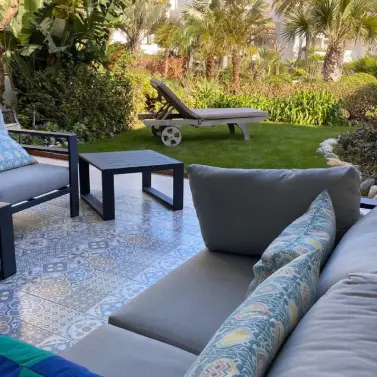 Alquiler a corto plazo de apartamento en planta baja en Puerto Banús