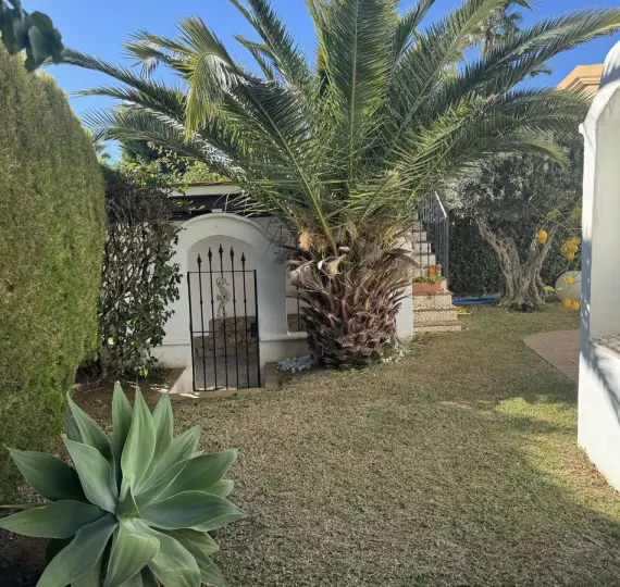 Краткосрочная аренда  отдельно стоящей виллы в Bahía de Marbella