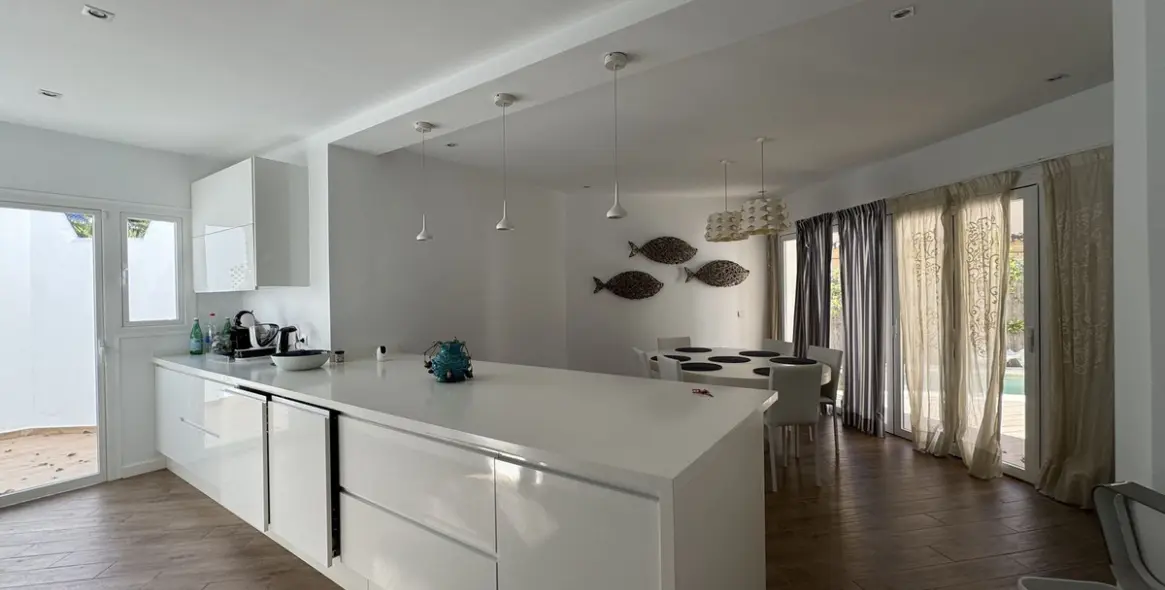 Краткосрочная аренда  отдельно стоящей виллы в Bahía de Marbella 5