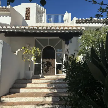 Alquiler a corto plazo de villa independiente en Bahía de Marbella