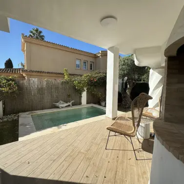 Alquiler a corto plazo de villa independiente en Bahía de Marbella