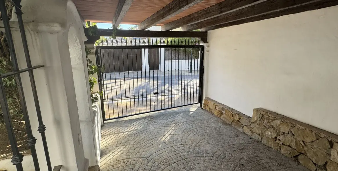 Краткосрочная аренда  отдельно стоящей виллы в Bahía de Marbella 20