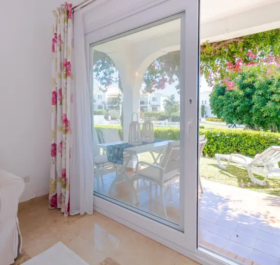 Short-term rent of ground floor apartment in El Paraiso