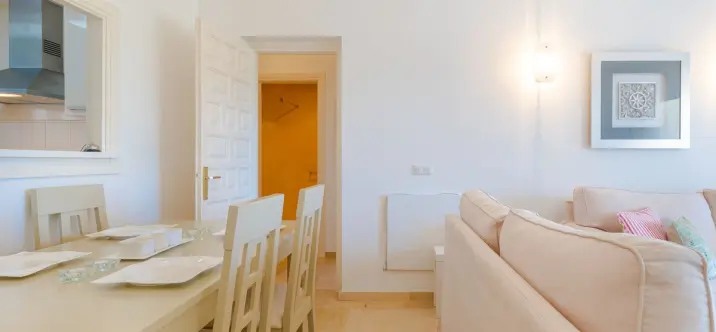 Short-term rent of ground floor apartment in El Paraiso 3