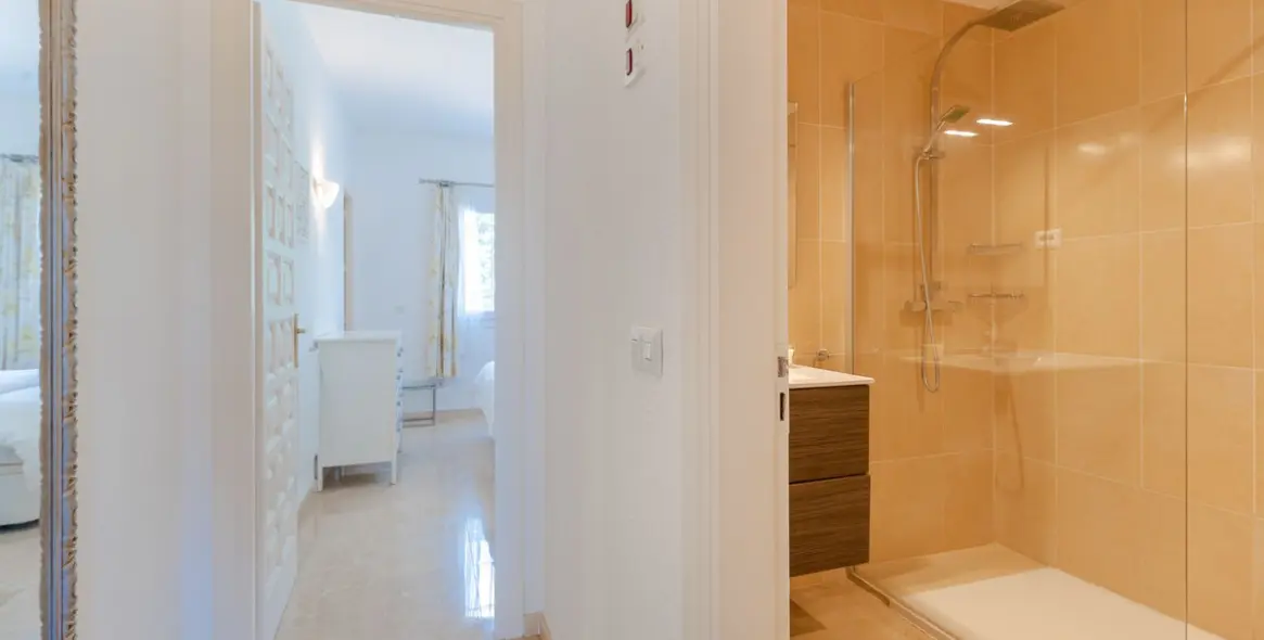 Short-term rent of ground floor apartment in El Paraiso 5