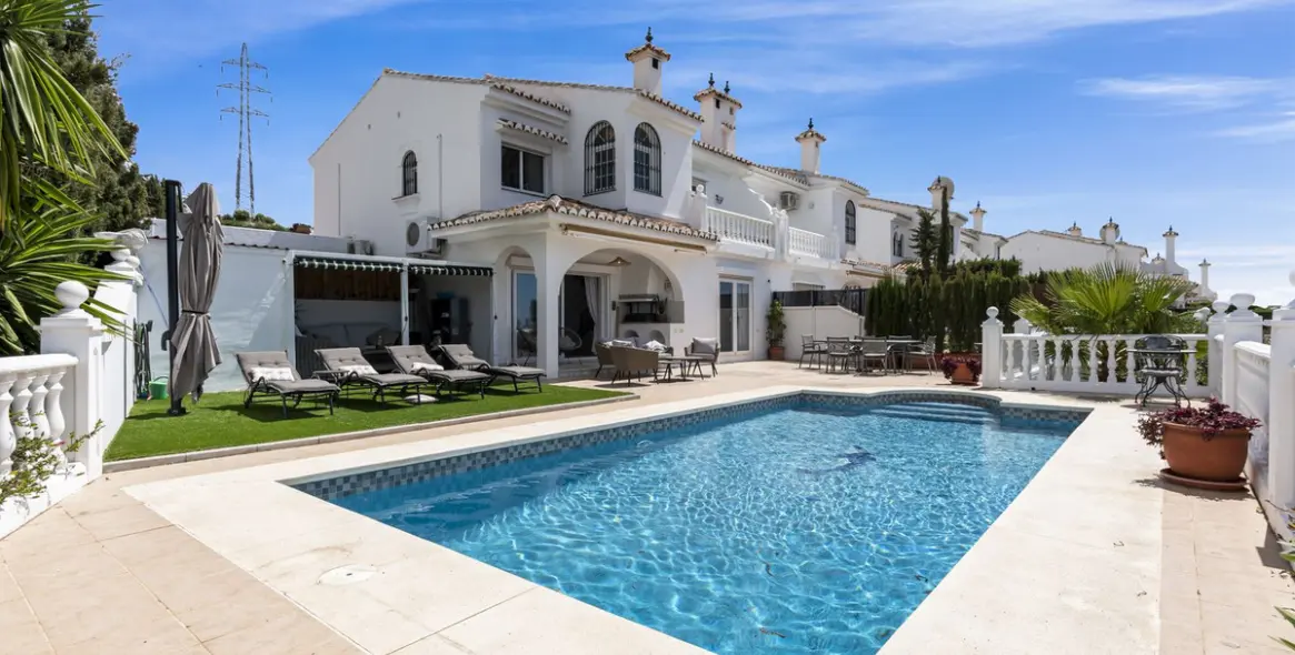 Short-term rent of semi-detached house in El Chaparral 1