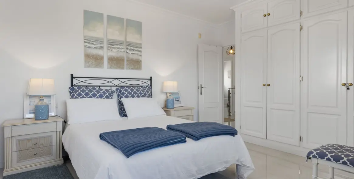 Short-term rent of semi-detached house in El Chaparral 10