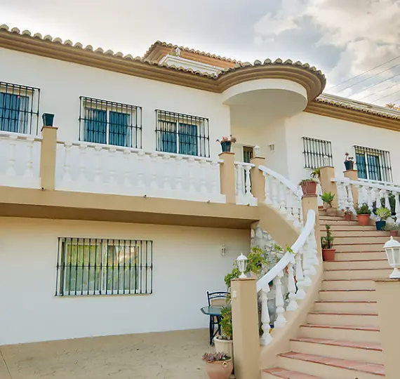 Краткосрочная аренда  отдельно стоящей виллы в Calahonda