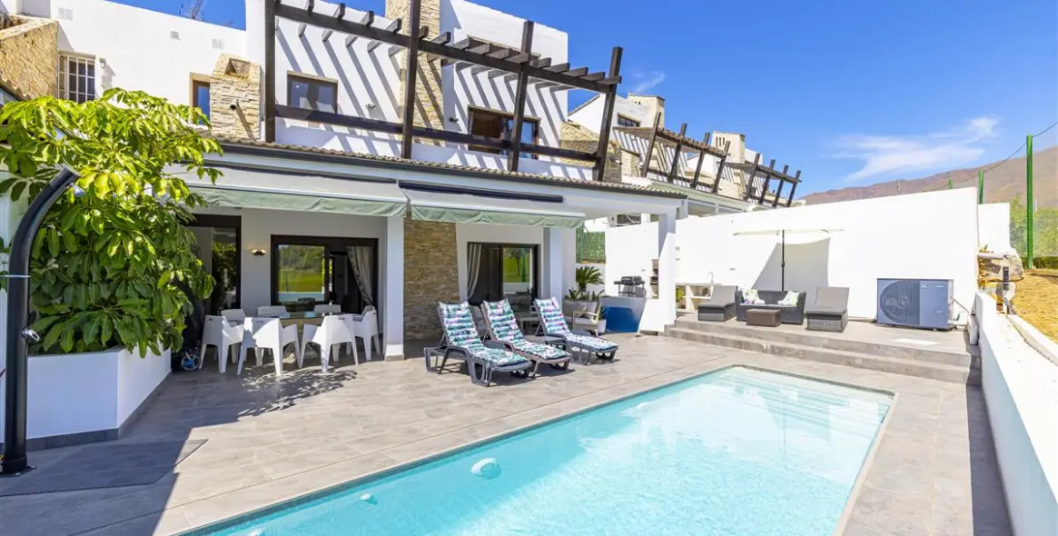 Краткосрочная аренда дома на две семьи в Estepona 1