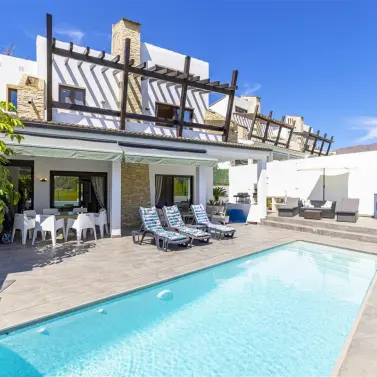 Short-term rent of semi-detached house in Estepona