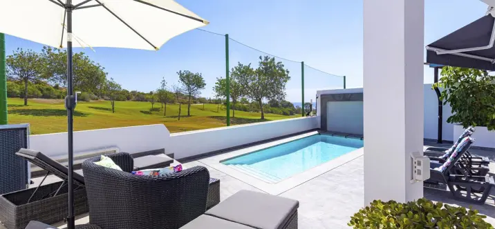 Short-term rent of semi-detached house in Estepona 1