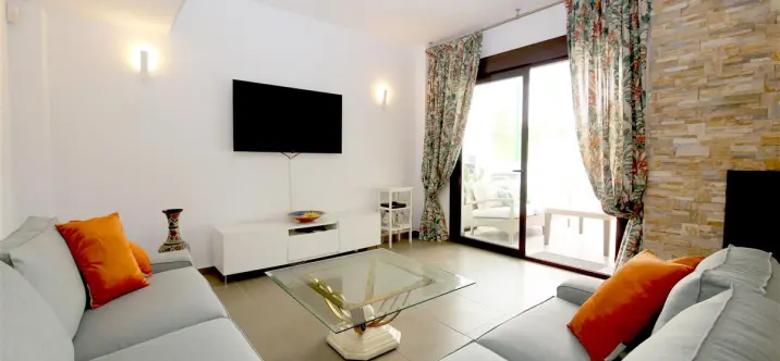 Short-term rent of semi-detached house in Estepona 2