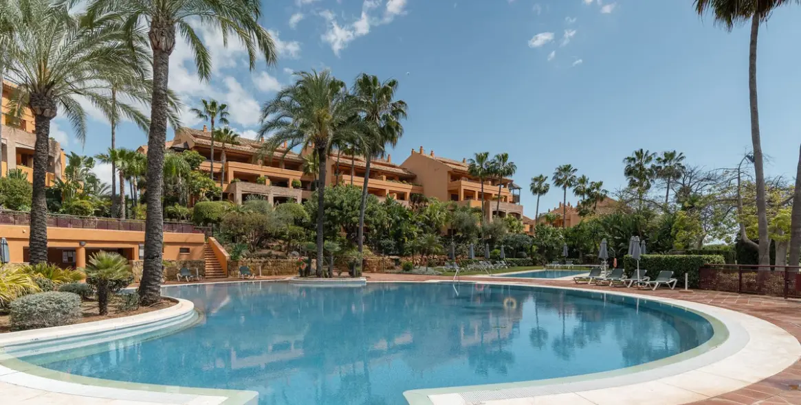 Краткосрочная аренда апартаментов на первом этаже в Bahía de Marbella 4