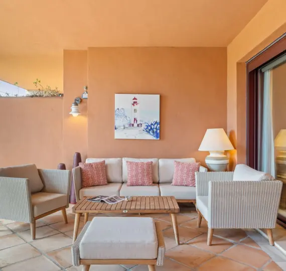 Short-term rent of ground floor apartment in Bahía de Marbella