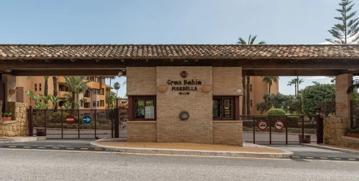 Краткосрочная аренда апартаментов на первом этаже в Bahía de Marbella 10