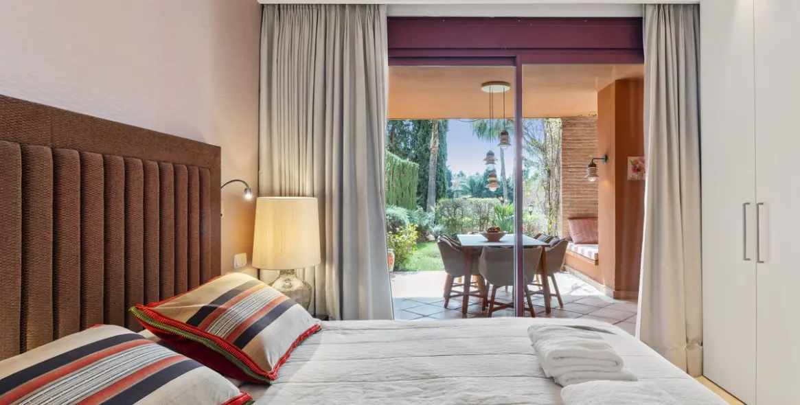 Краткосрочная аренда апартаментов на первом этаже в Bahía de Marbella 22