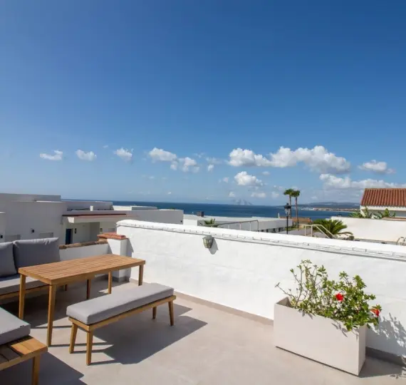 Long-term rent of detached villa in Punta Chullera