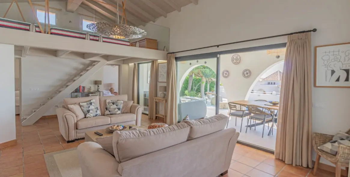 Long-term rent of detached villa in Punta Chullera 8