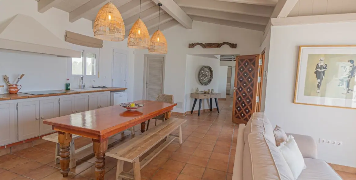 Long-term rent of detached villa in Punta Chullera 13