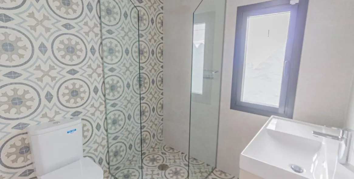 Long-term rent of detached villa in Punta Chullera 18