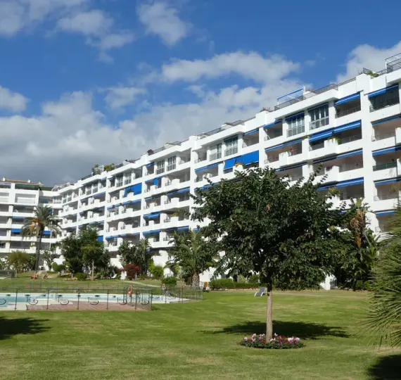 Middle floor apartment R5144254