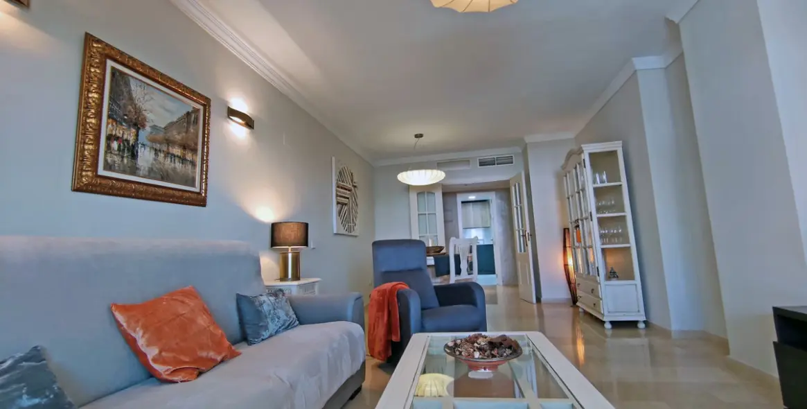 Долгосрочная аренда апартаментов на среднем этаже в Marbella (район Puerto Banús) 2