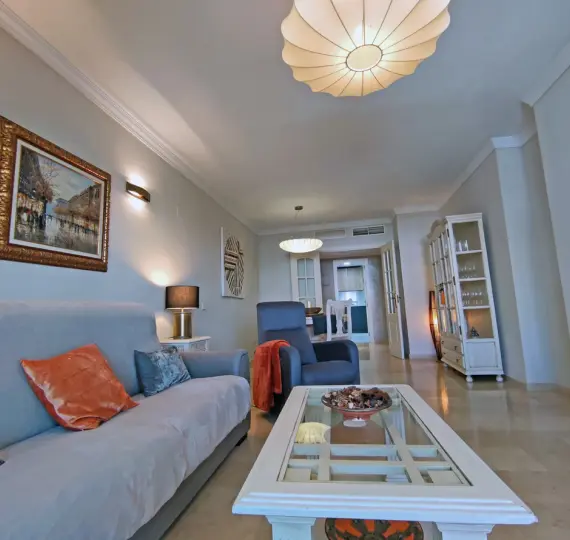 Middle floor apartment R5144254