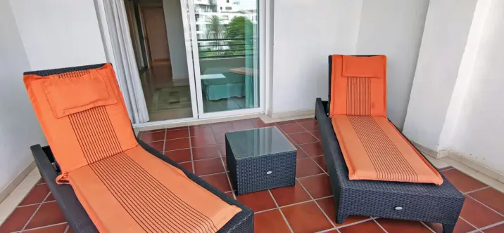 Middle floor apartment R5144254 4