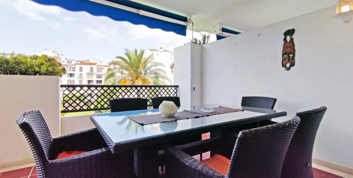 Short-term rent of middle floor apartment in Puerto Banús 11