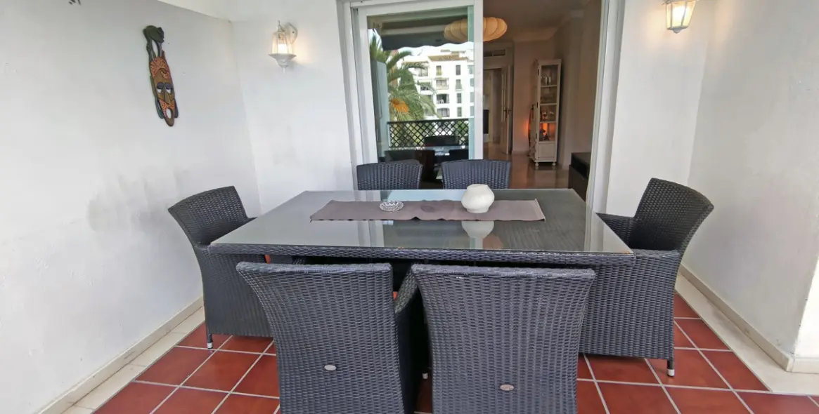 Short-term rent of middle floor apartment in Puerto Banús 13