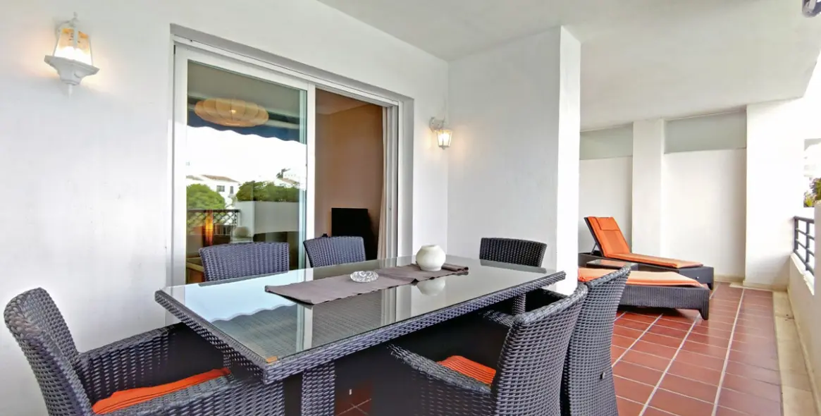 Short-term rent of middle floor apartment in Puerto Banús 14