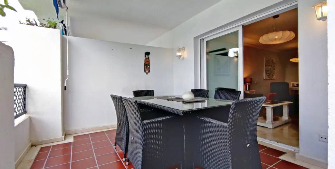 Short-term rent of middle floor apartment in Puerto Banús 15