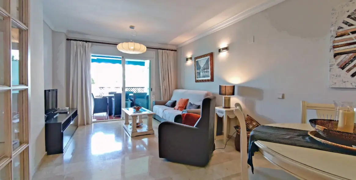 Short-term rent of middle floor apartment in Puerto Banús 19