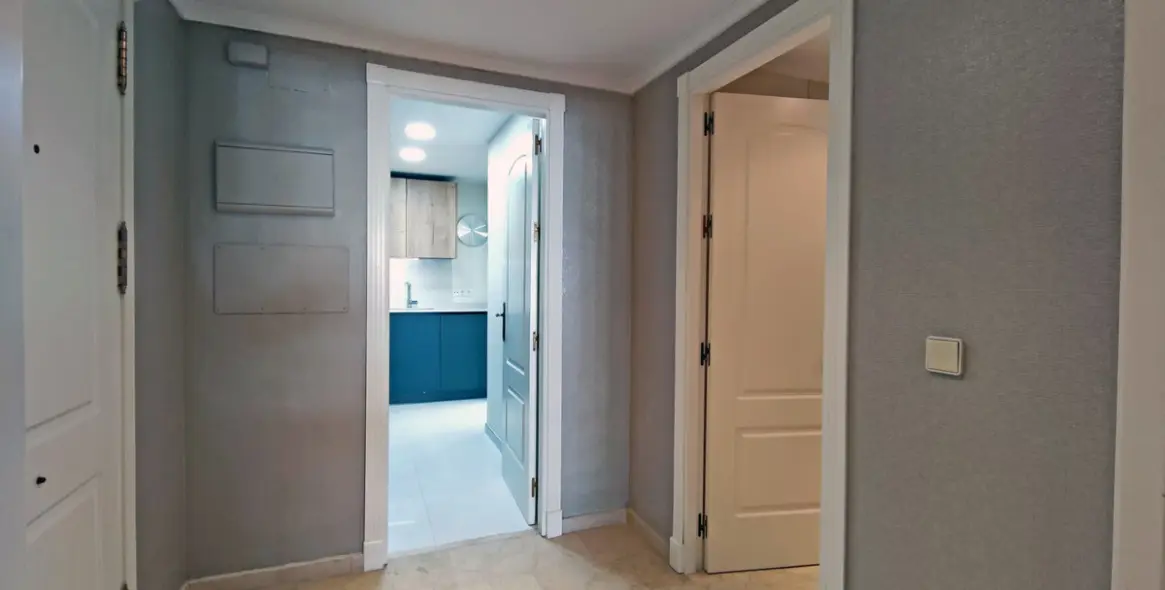 Long-term rent of middle floor apartment in Puerto Banús 24