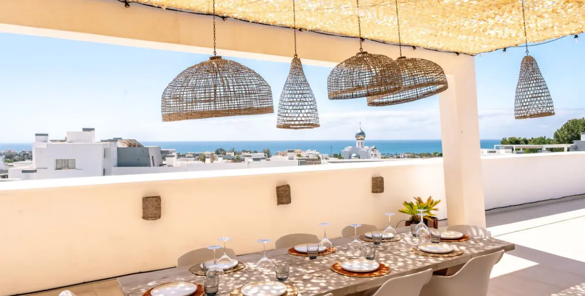 Short-term rent of penthouse in Estepona 1