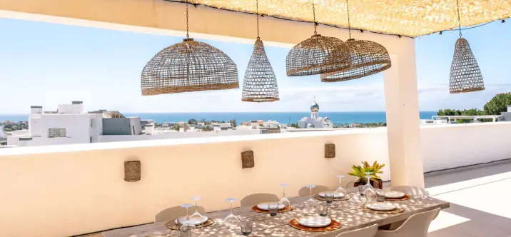 Short-term rent of penthouse in Estepona 0