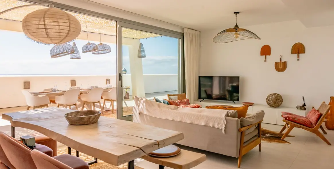 Short-term rent of penthouse in Estepona 2