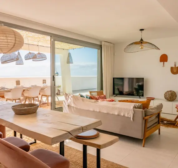 Short-term rent of penthouse in Estepona