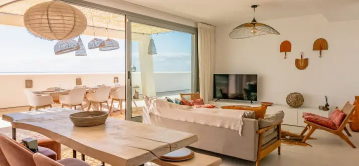 Short-term rent of penthouse in Estepona 1