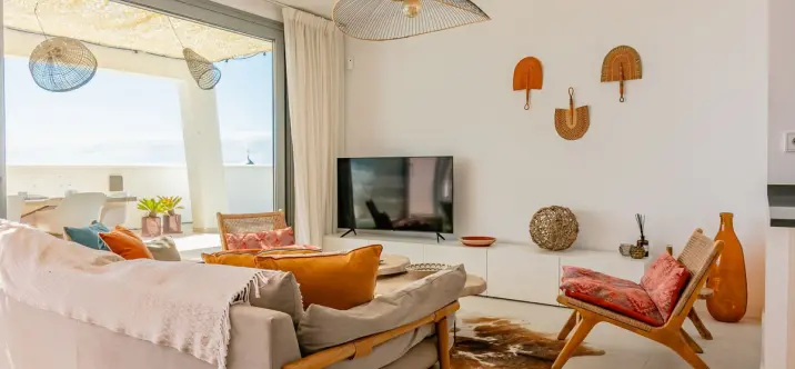 Short-term rent of penthouse in Estepona 2