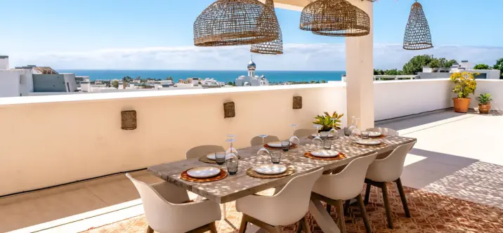 Short-term rent of penthouse in Estepona 4