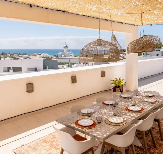 Short-term rent of penthouse in Estepona